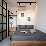Sunlight Studio Apartment - Center Of The City